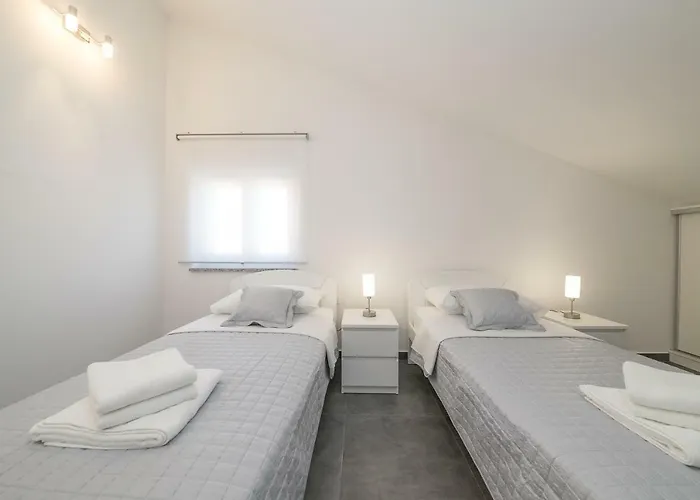 דירה Jukic זאדאר